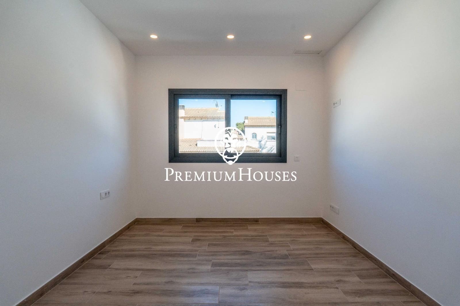 4 Zimmer Villa zu verkaufen in El Vendrell mit Pool - 630.000 € (Ref: 9735818)