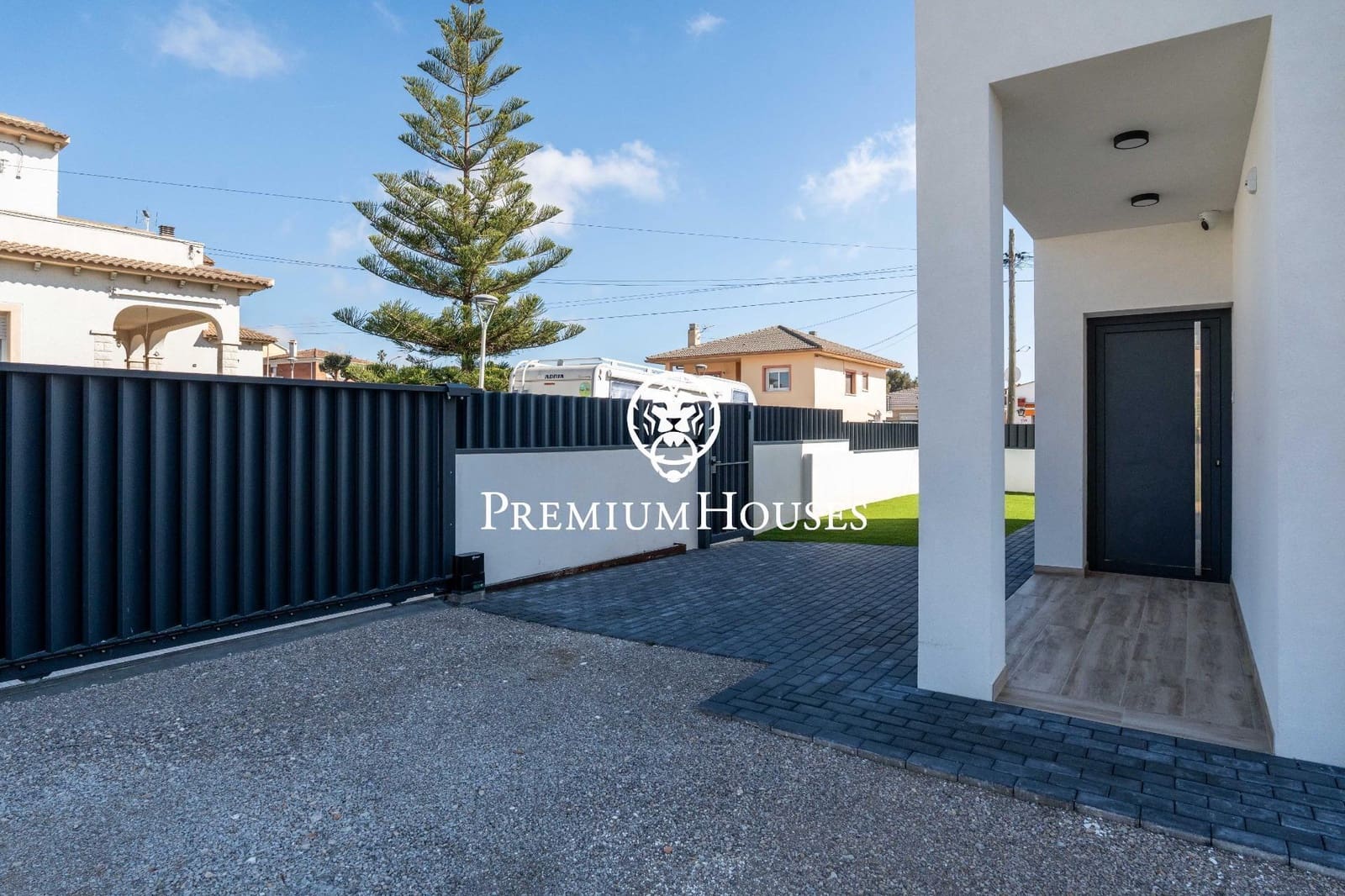 4 Zimmer Villa zu verkaufen in El Vendrell mit Pool - 630.000 € (Ref: 9735818)