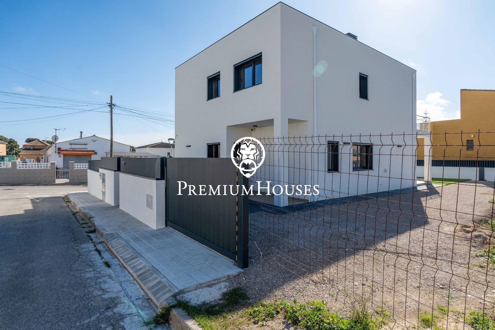 4 Zimmer Villa zu verkaufen in El Vendrell mit Pool - 630.000 € (Ref: 9735818)