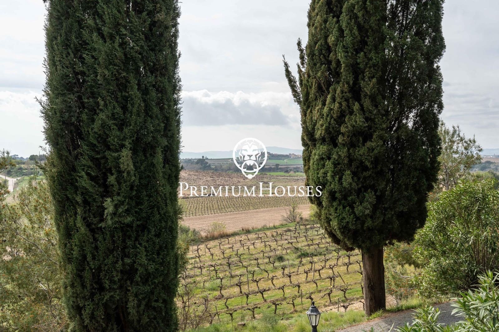 5 bedroom Finca/Country House for sale in Castellet i la Gornal with pool - € 1,400,000 (Ref: 9741910)