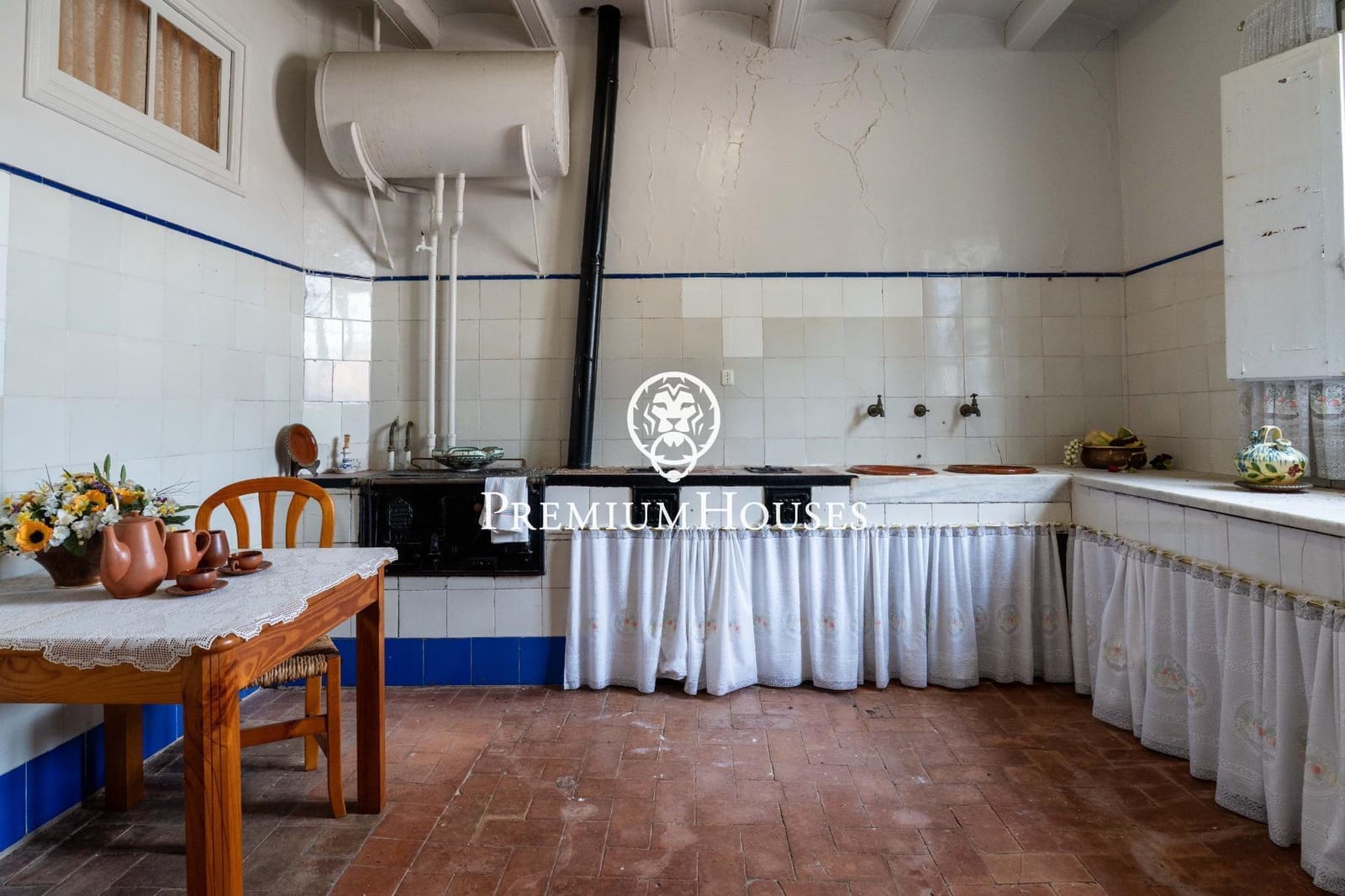 5 bedroom Finca/Country House for sale in Castellet i la Gornal with pool - € 1,400,000 (Ref: 9741910)