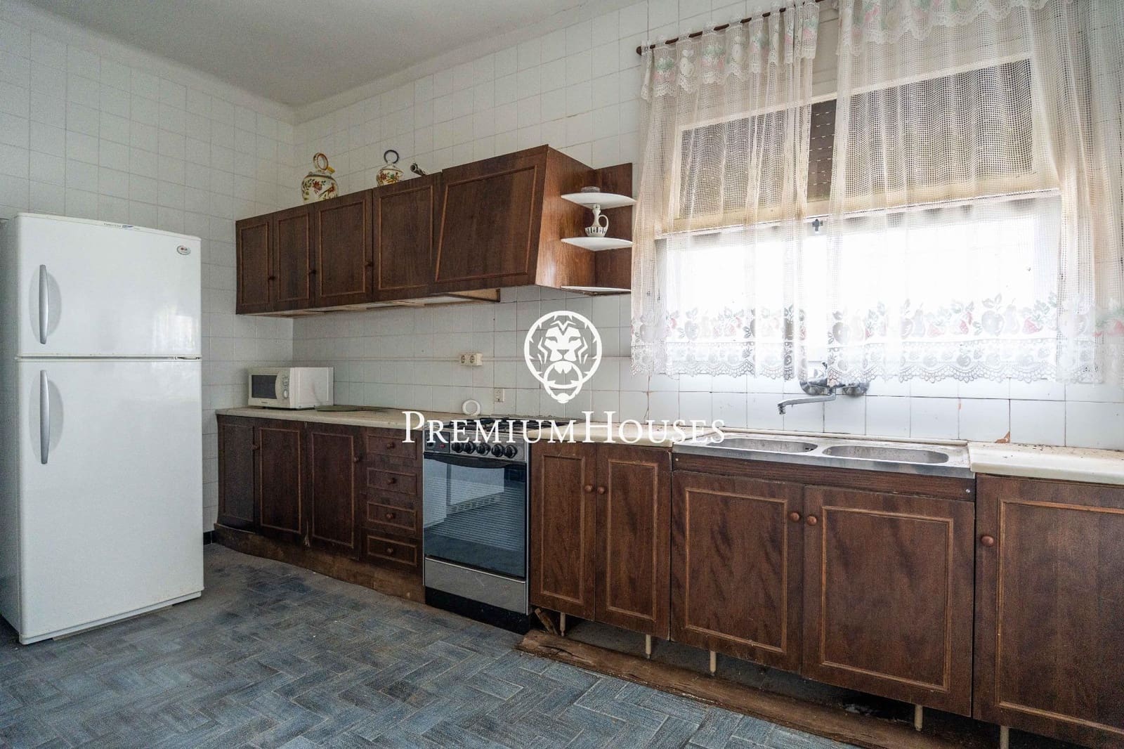 5 bedroom Finca/Country House for sale in Castellet i la Gornal with pool - € 1,400,000 (Ref: 9741910)