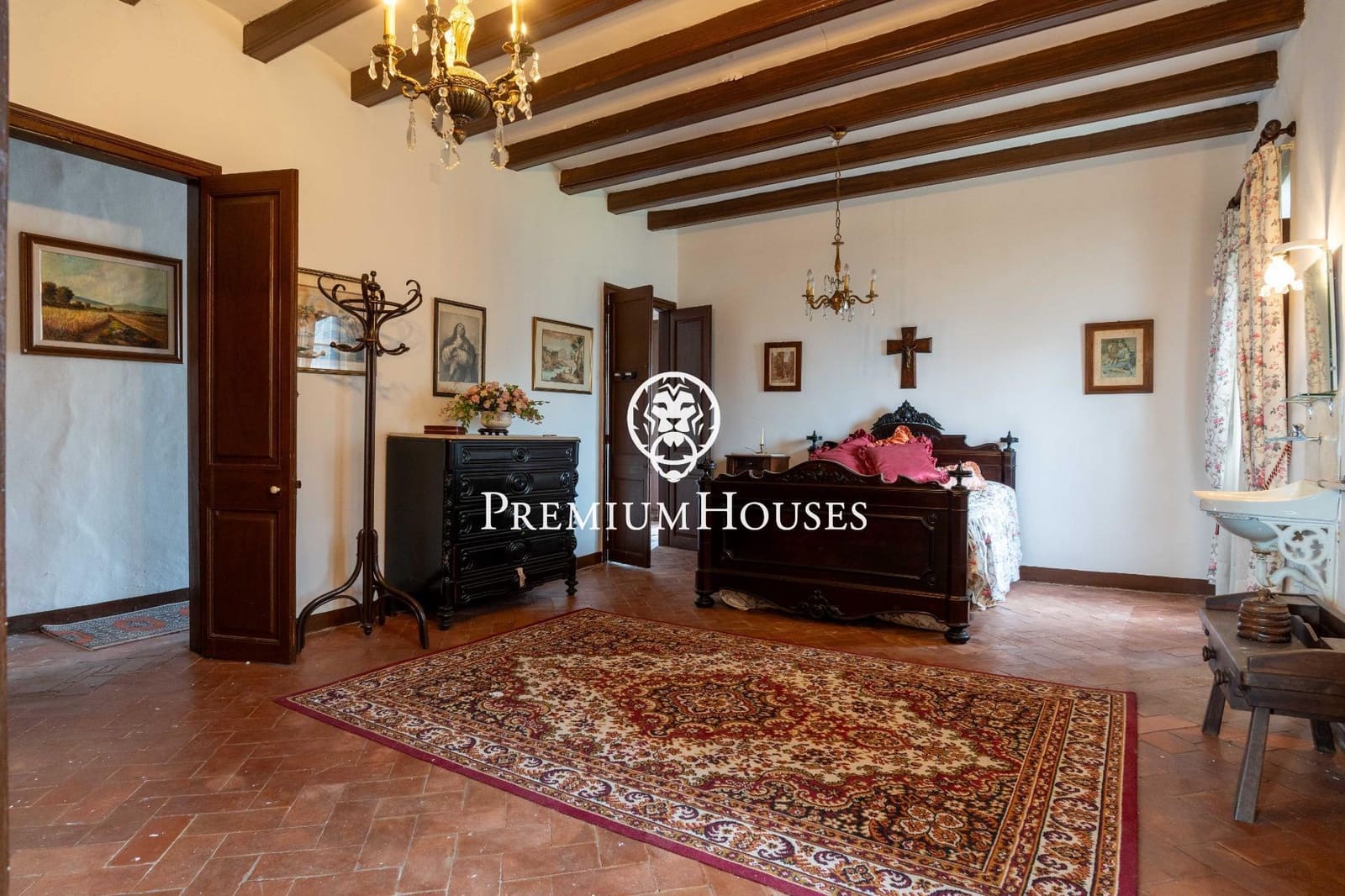 5 bedroom Finca/Country House for sale in Castellet i la Gornal with pool - € 1,400,000 (Ref: 9741910)