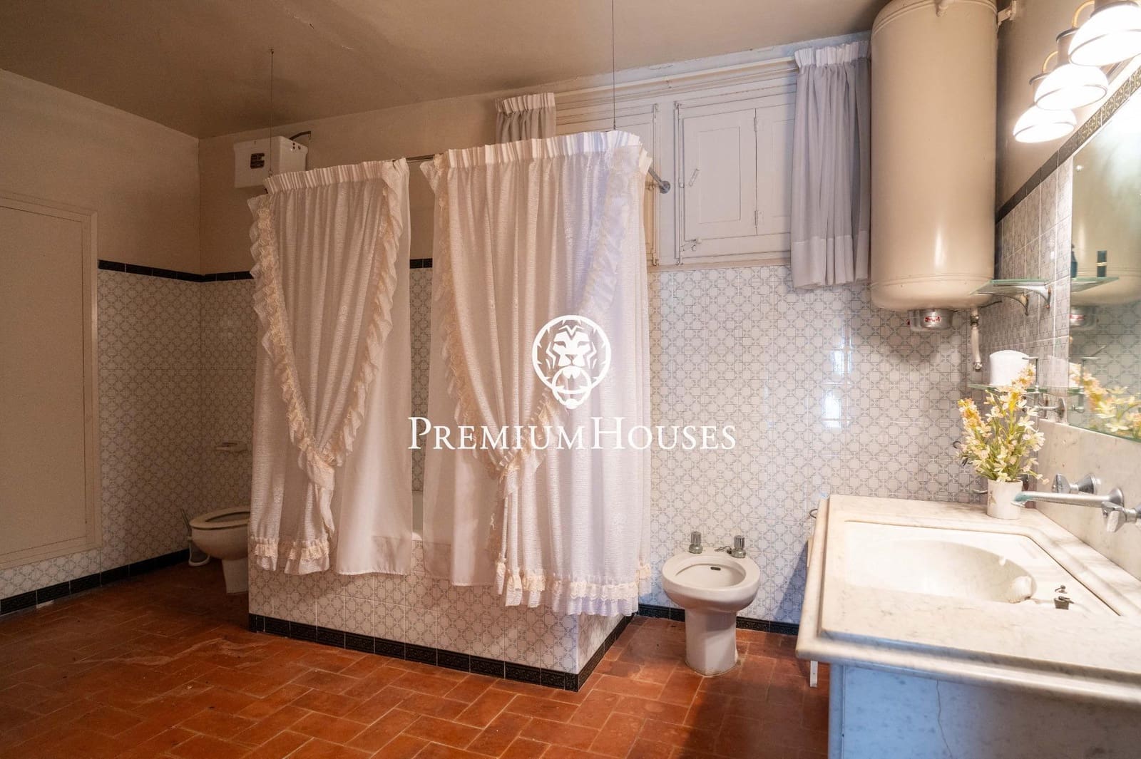 5 bedroom Finca/Country House for sale in Castellet i la Gornal with pool - € 1,400,000 (Ref: 9741910)