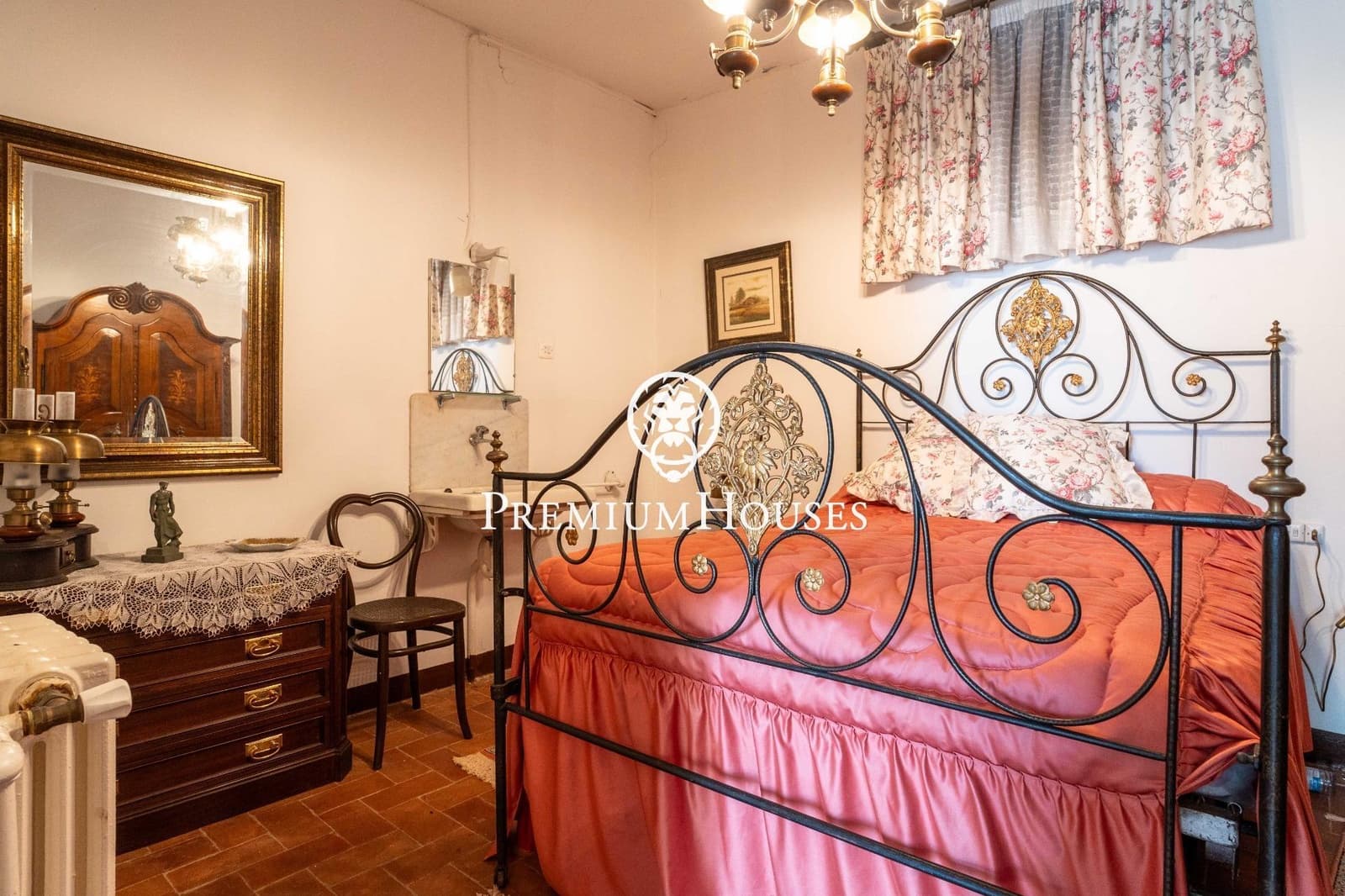 5 bedroom Finca/Country House for sale in Castellet i la Gornal with pool - € 1,400,000 (Ref: 9741910)