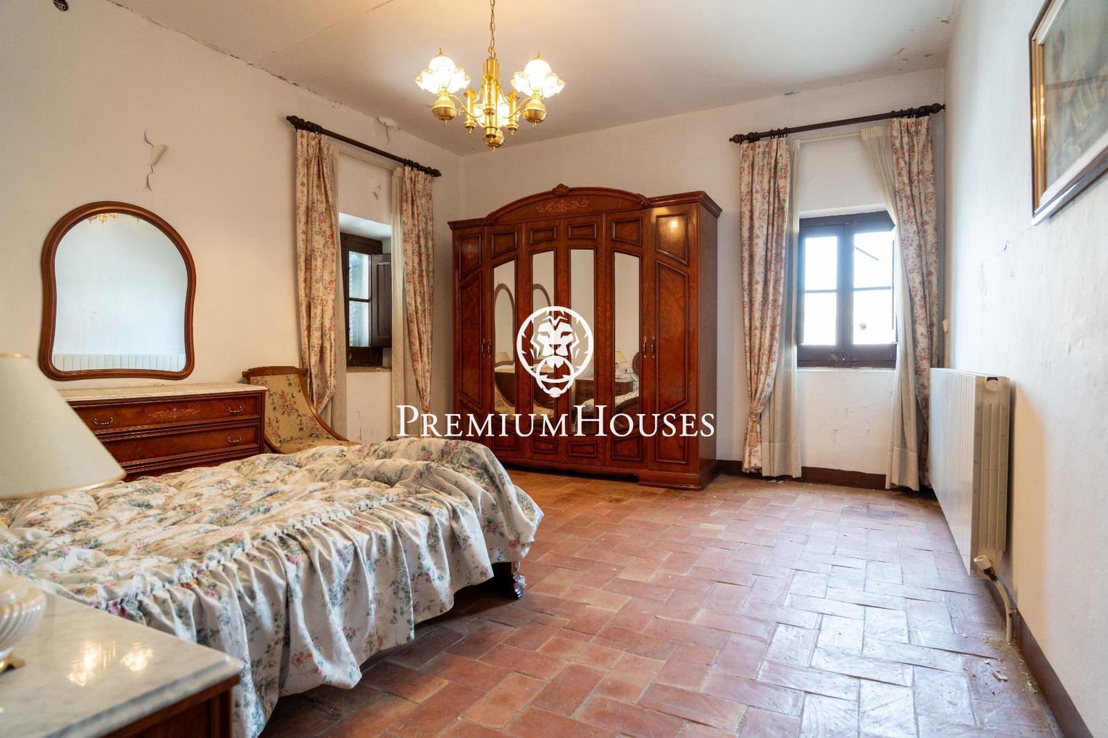 5 bedroom Finca/Country House for sale in Castellet i la Gornal with pool - € 1,400,000 (Ref: 9741910)