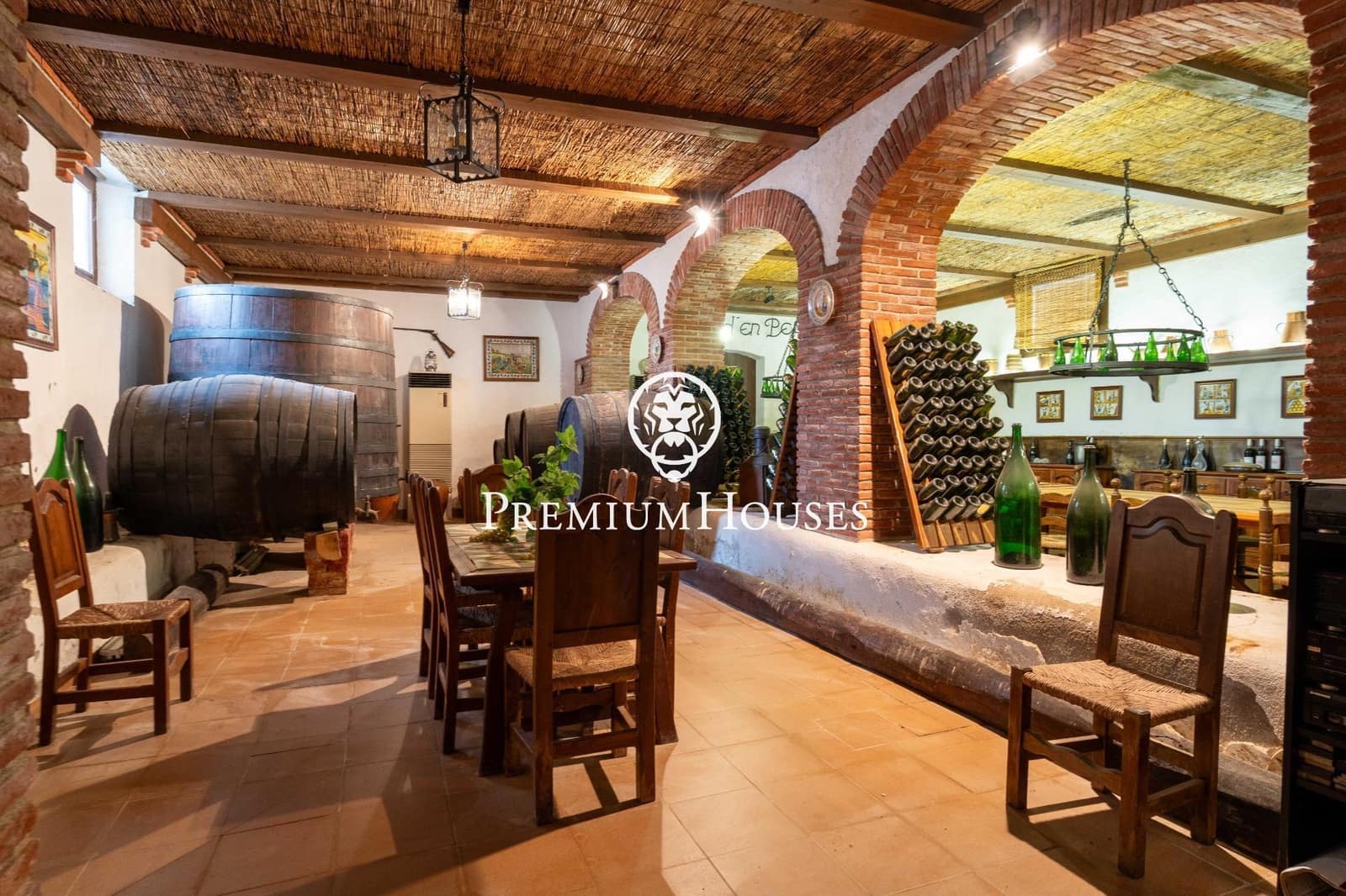 5 bedroom Finca/Country House for sale in Castellet i la Gornal with pool - € 1,400,000 (Ref: 9741910)