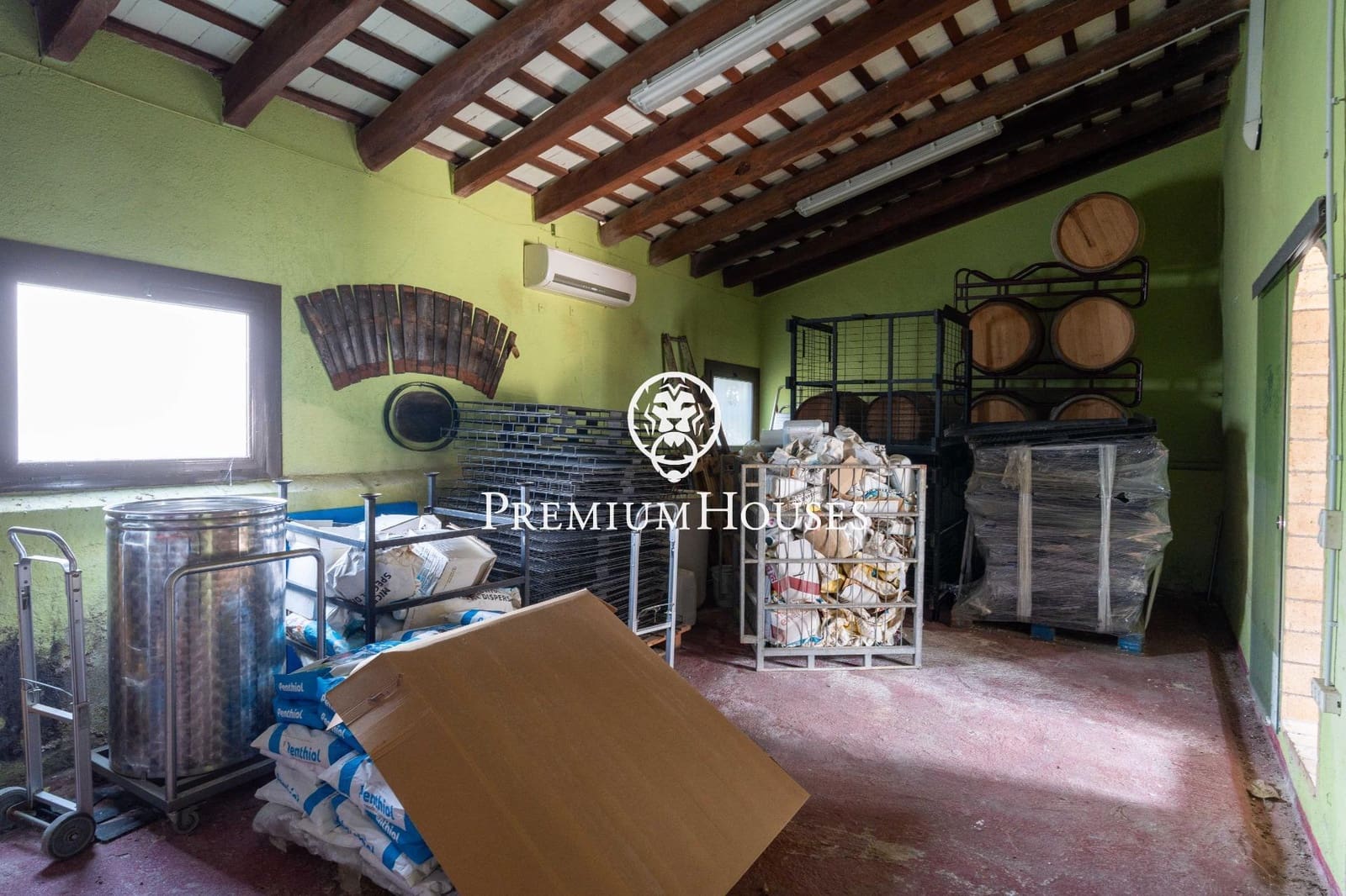 5 bedroom Finca/Country House for sale in Castellet i la Gornal with pool - € 1,400,000 (Ref: 9741910)