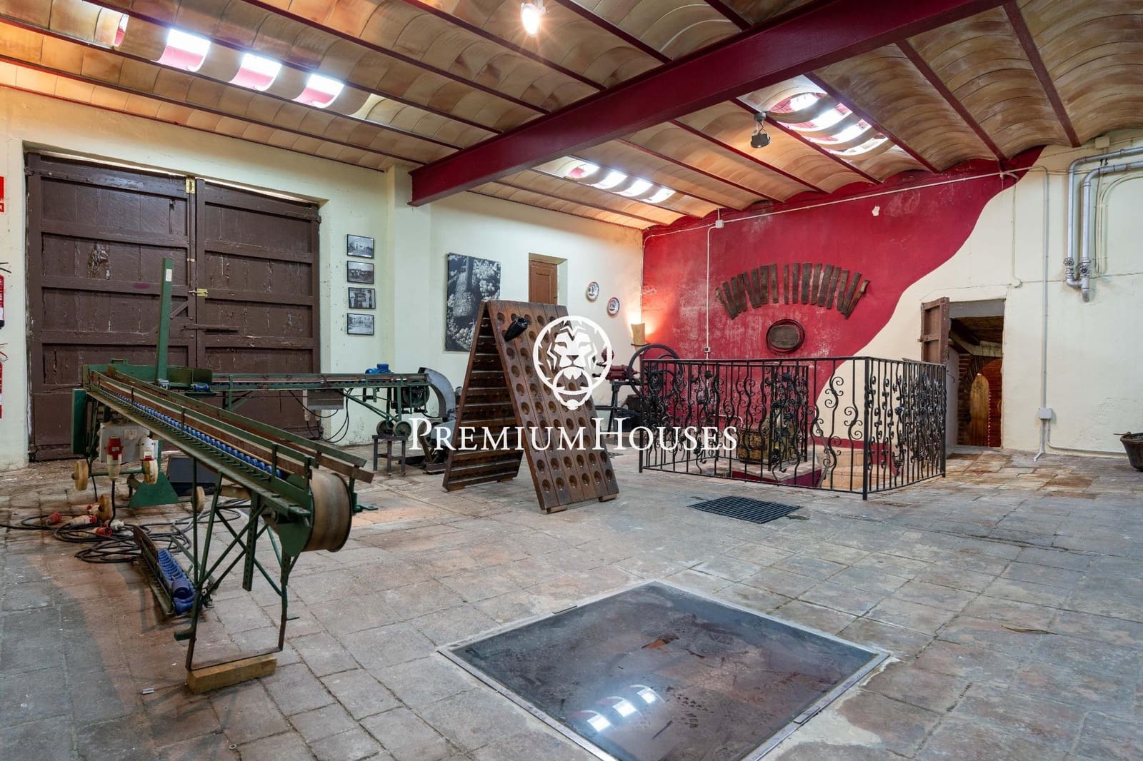 5 bedroom Finca/Country House for sale in Castellet i la Gornal with pool - € 1,400,000 (Ref: 9741910)