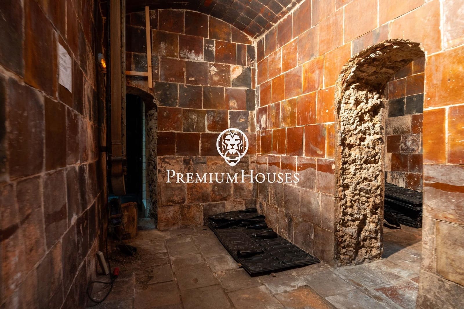 5 bedroom Finca/Country House for sale in Castellet i la Gornal with pool - € 1,400,000 (Ref: 9741910)