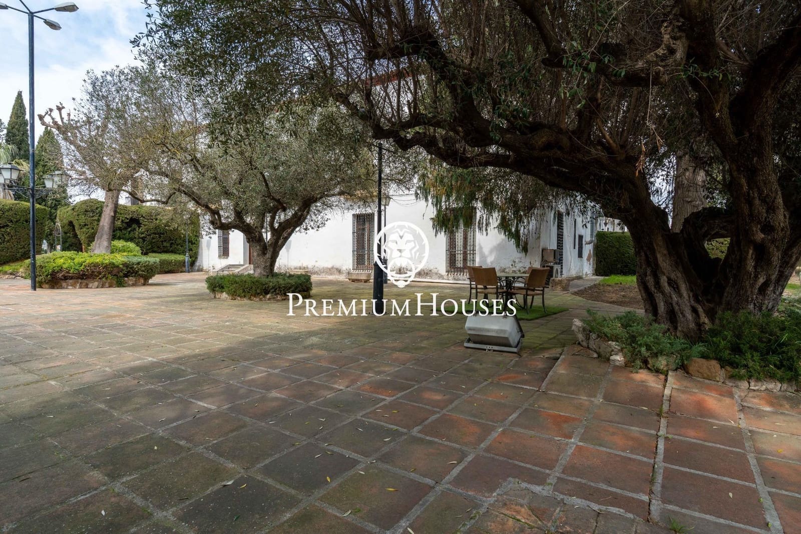 5 bedroom Finca/Country House for sale in Castellet i la Gornal with pool - € 1,400,000 (Ref: 9741910)