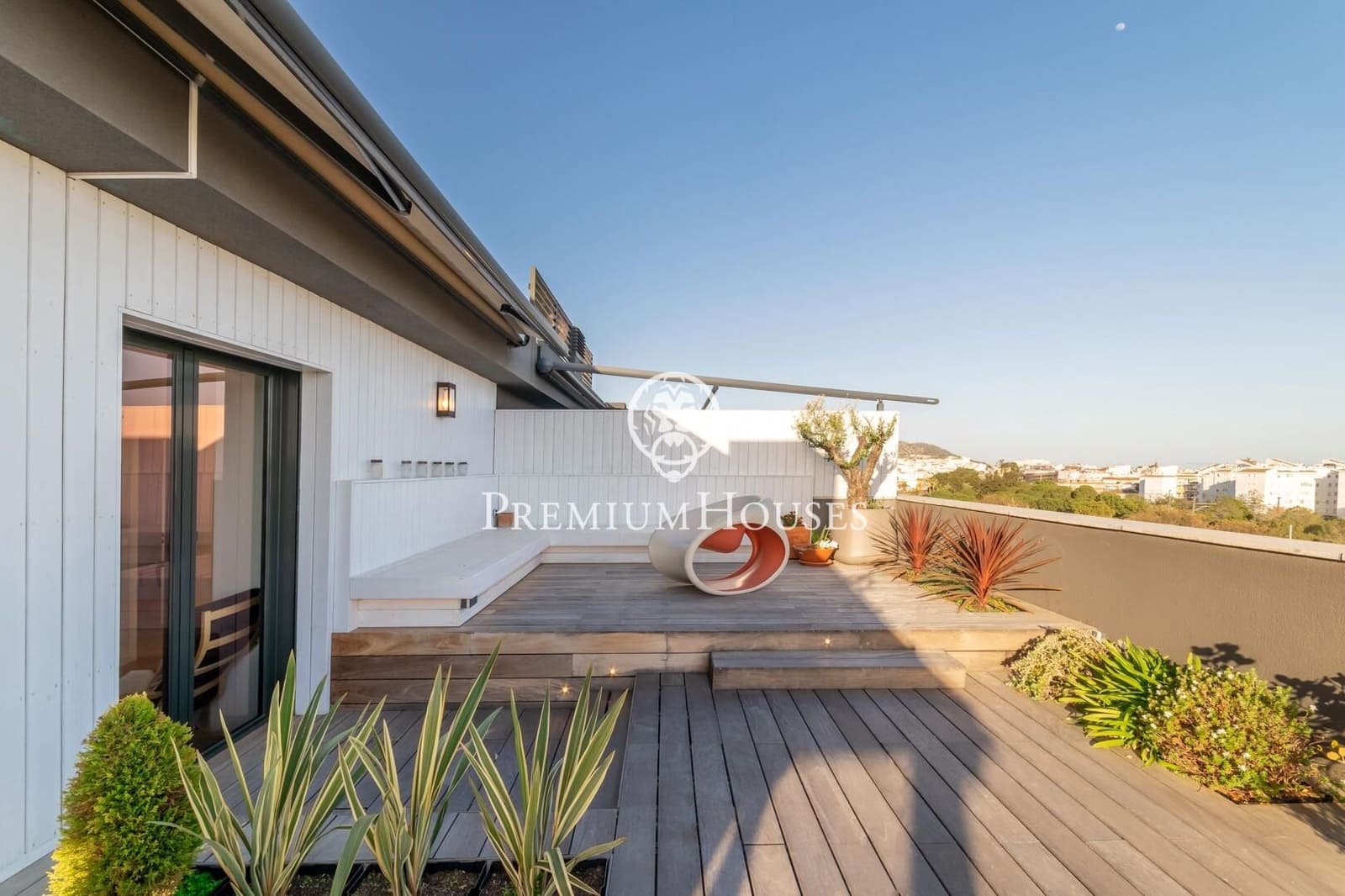 4 makuuhuone Kattohuoneisto vuokrattavana paikassa Sitges mukana uima-altaan - 8 000 € (Ref: 9762166)