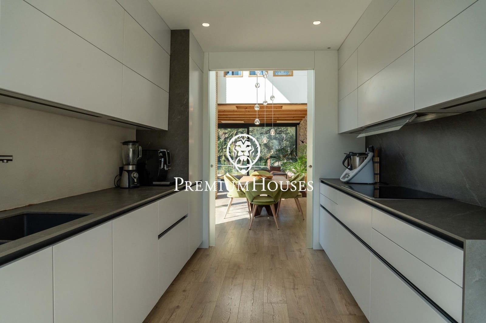 6 sypialnia Willa na sprzedaż w Begues z basenem garażem - 1 350 000 € (Ref: 9762167)