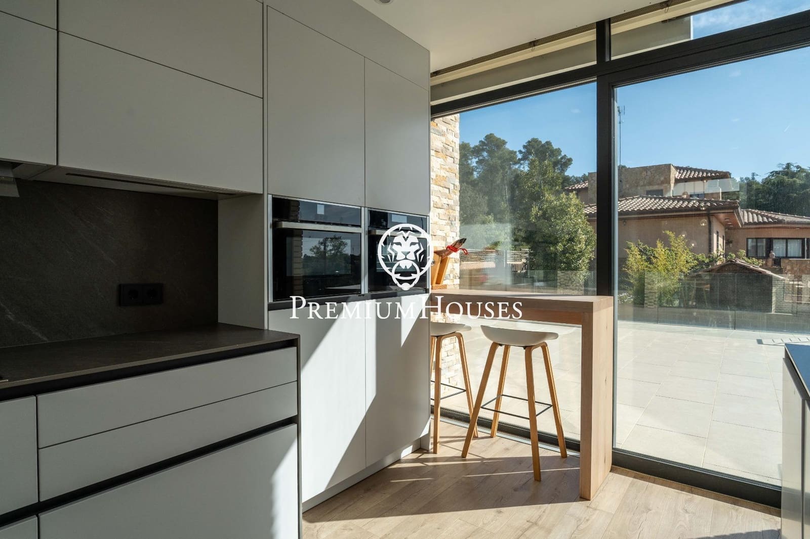 6 sypialnia Willa na sprzedaż w Begues z basenem garażem - 1 350 000 € (Ref: 9762167)