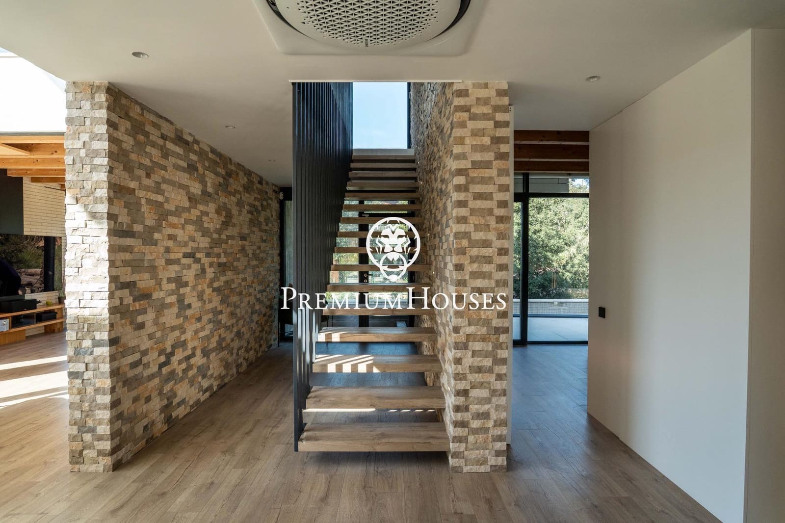 6 sypialnia Willa na sprzedaż w Begues z basenem garażem - 1 350 000 € (Ref: 9762167)