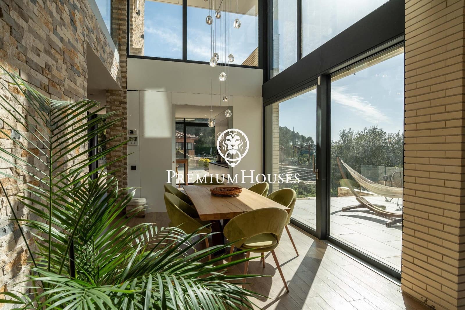 6 sypialnia Willa na sprzedaż w Begues z basenem garażem - 1 350 000 € (Ref: 9762167)