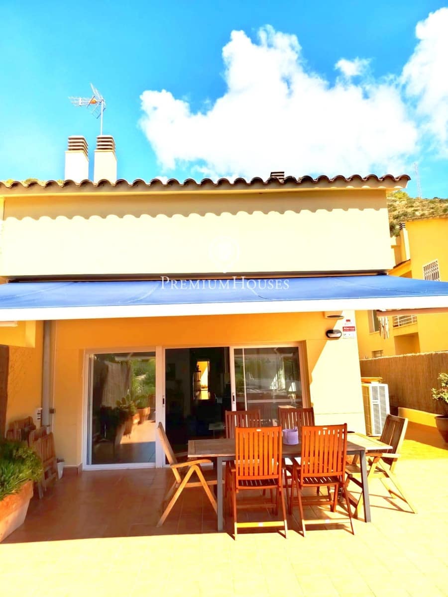 4 chambre Villa/Maison Semi-Mitoyenne à vendre à Sitges avec piscine - 875 000 € (Ref: 9762168)