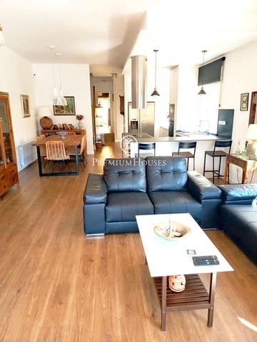 4 chambre Villa/Maison Semi-Mitoyenne à vendre à Sitges avec piscine - 875 000 € (Ref: 9762168)