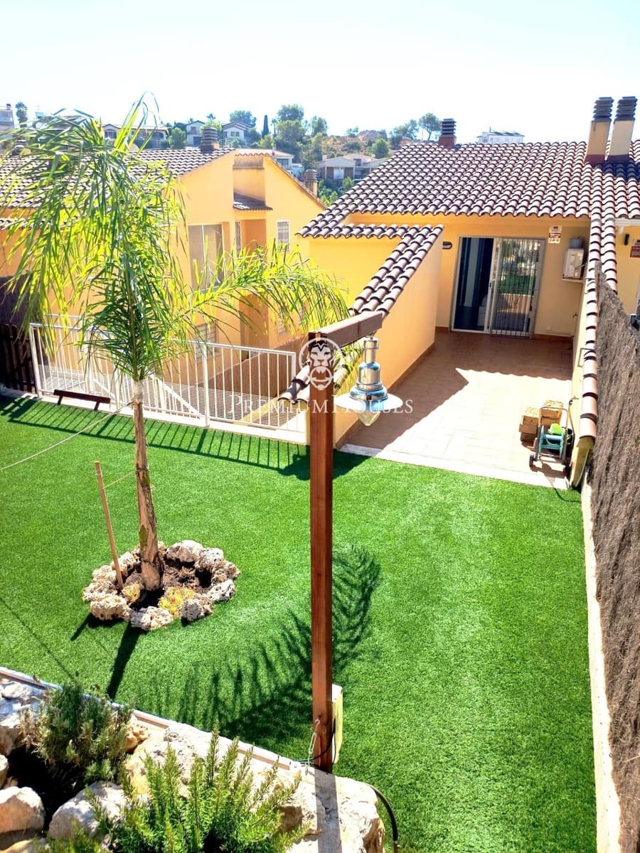 4 chambre Villa/Maison Semi-Mitoyenne à vendre à Sitges avec piscine - 875 000 € (Ref: 9762168)