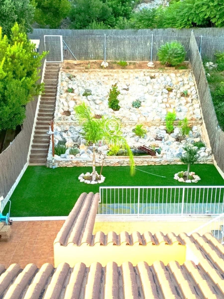 4 chambre Villa/Maison Semi-Mitoyenne à vendre à Sitges avec piscine - 875 000 € (Ref: 9762168)