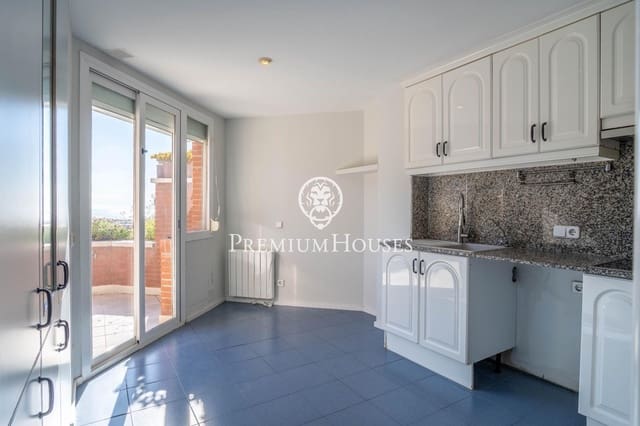 Apartamento de 3 habitaciones en Les Botigues de Sitges, Sitges en venta con piscina - 799.000 € (Ref: 9788573)
