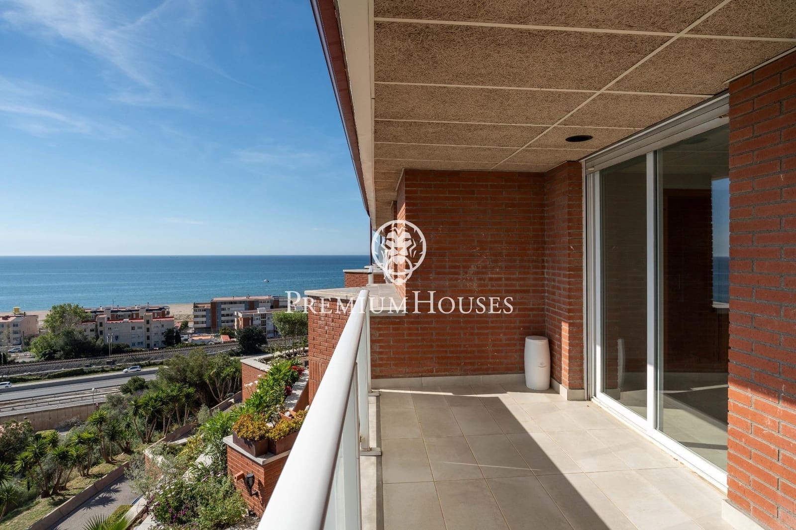 Apartamento de 3 habitaciones en Les Botigues de Sitges en venta con piscina - 799.000 € (Ref: 9788573)