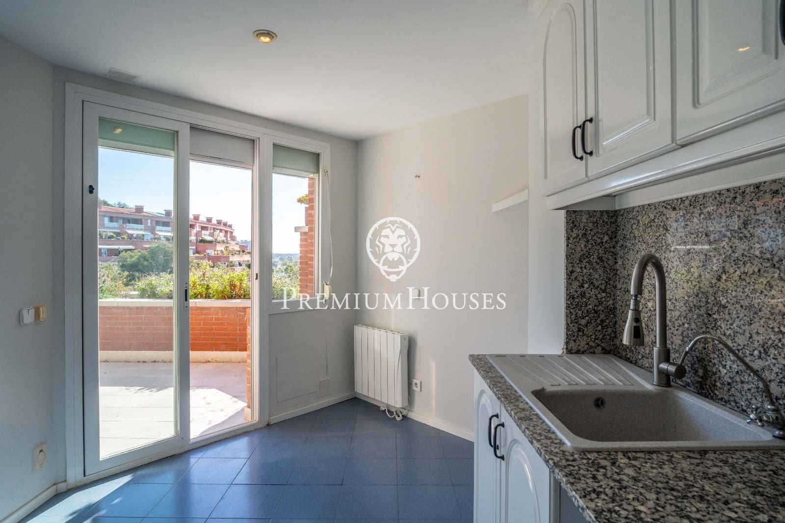 Apartamento de 3 habitaciones en Les Botigues de Sitges en venta con piscina - 799.000 € (Ref: 9788573)