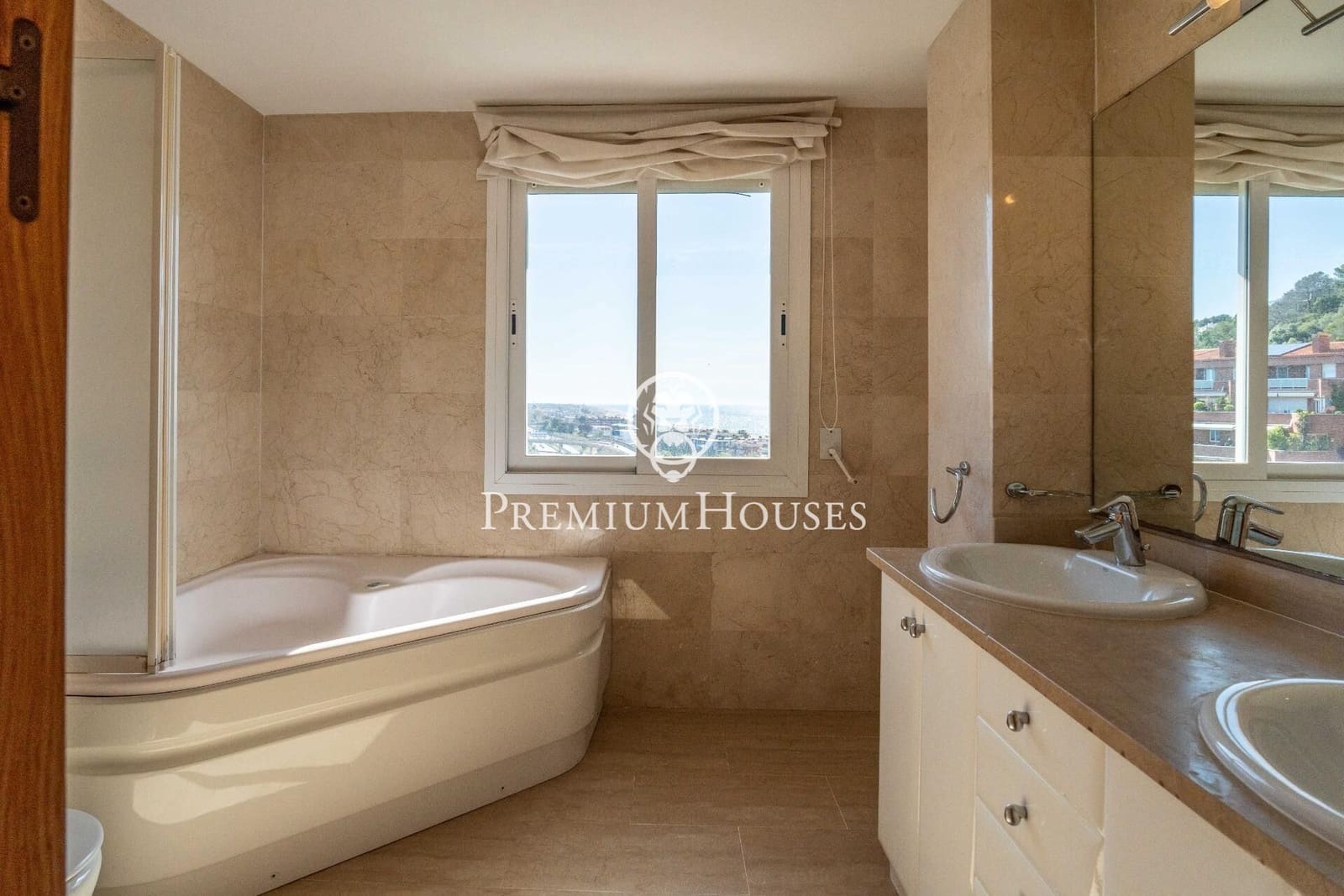 Apartamento de 3 habitaciones en Les Botigues de Sitges en venta con piscina - 799.000 € (Ref: 9788573)