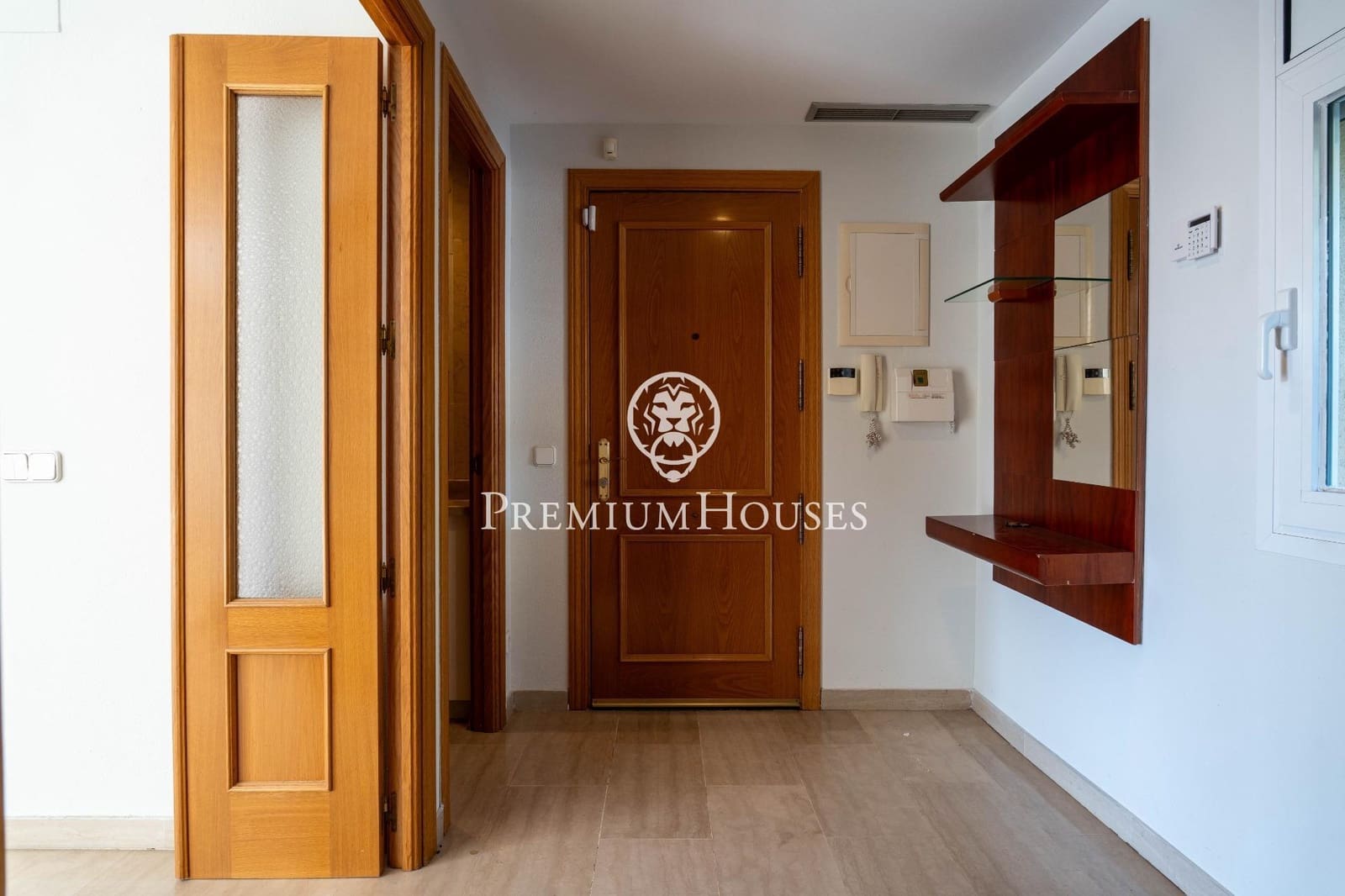 Apartamento de 3 habitaciones en Les Botigues de Sitges en venta con piscina - 799.000 € (Ref: 9788573)