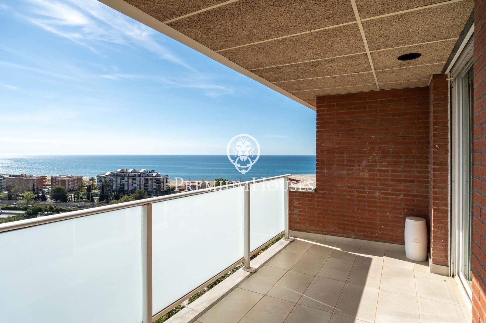 Apartamento de 3 habitaciones en Les Botigues de Sitges en venta con piscina - 799.000 € (Ref: 9788573)