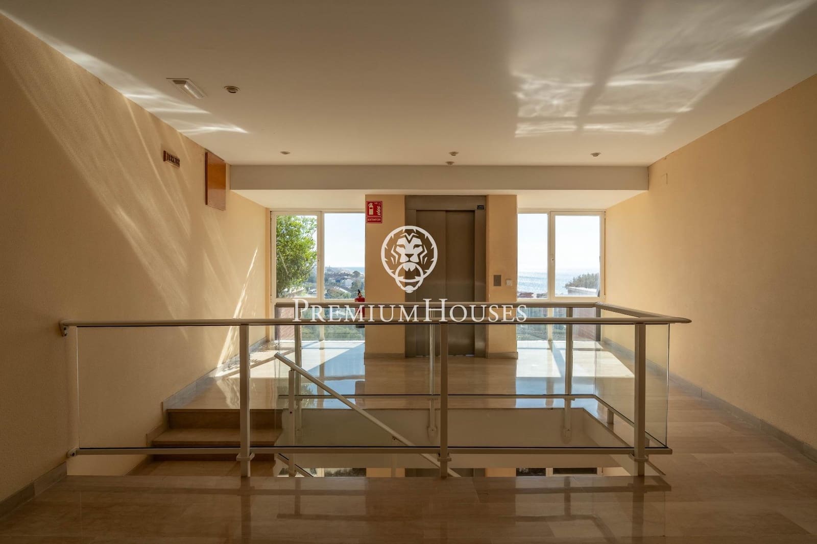 Apartamento de 3 habitaciones en Les Botigues de Sitges en venta con piscina - 799.000 € (Ref: 9788573)