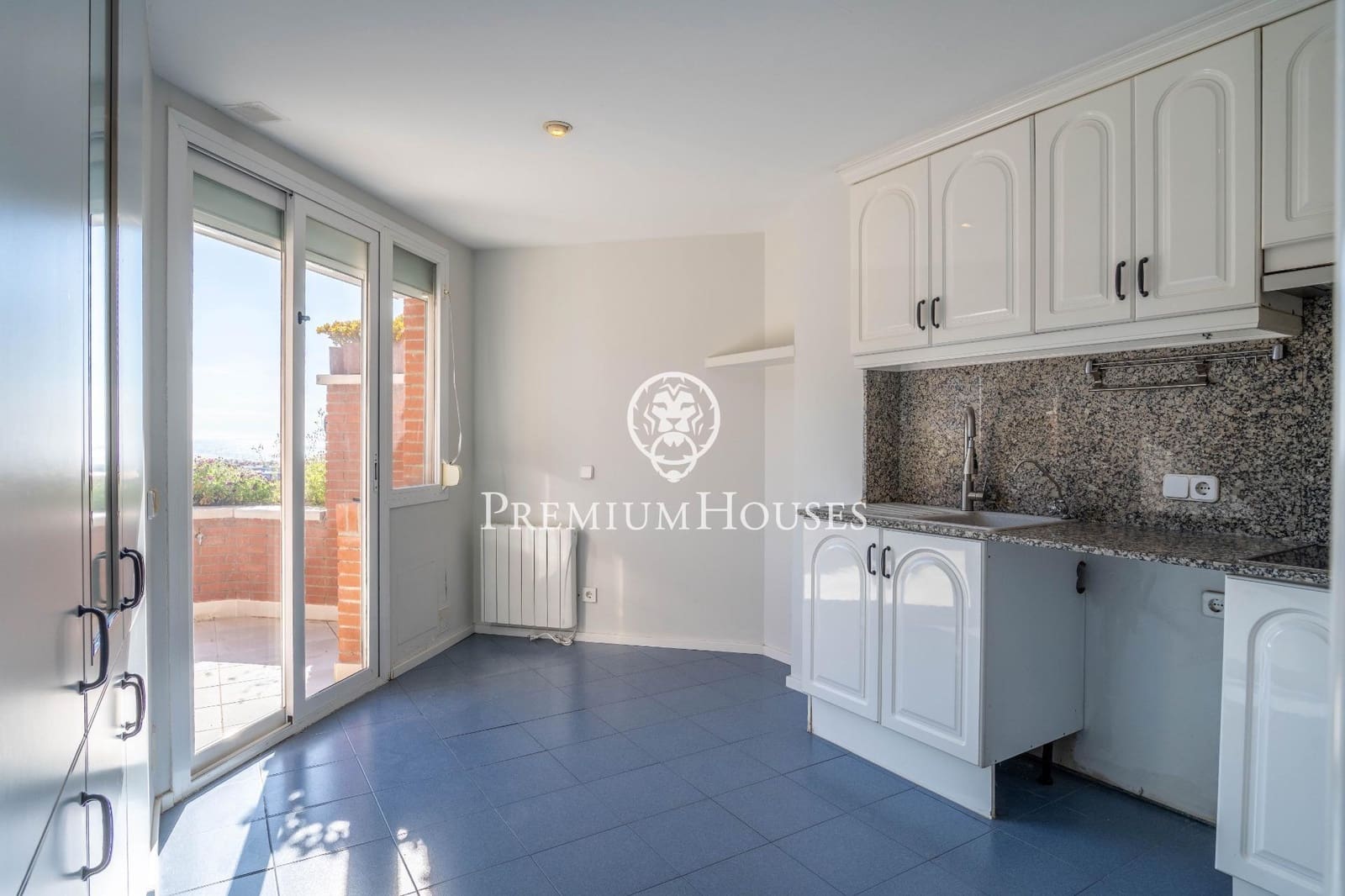 4 soverom Penthouse til salgs i Les Botigues de Sitges med svømmebasseng - € 799 000 (Ref: 9788573)