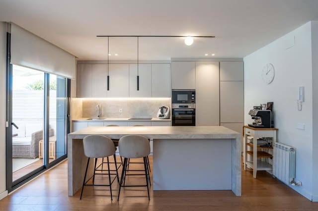 3 soveværelse Rækkehus til salg i Vilanova i la Geltrú med swimmingpool garage - € 519.000 (Ref: 9791273)