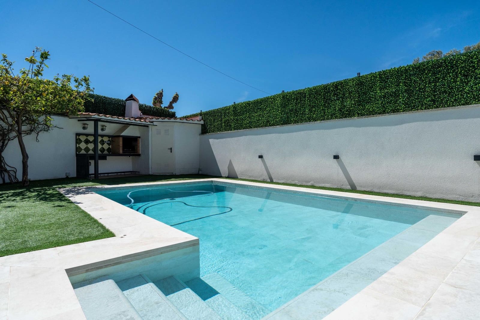 3 soveværelse Rækkehus til salg i Vilanova i la Geltru med swimmingpool garage - € 519.000 (Ref: 9791273)