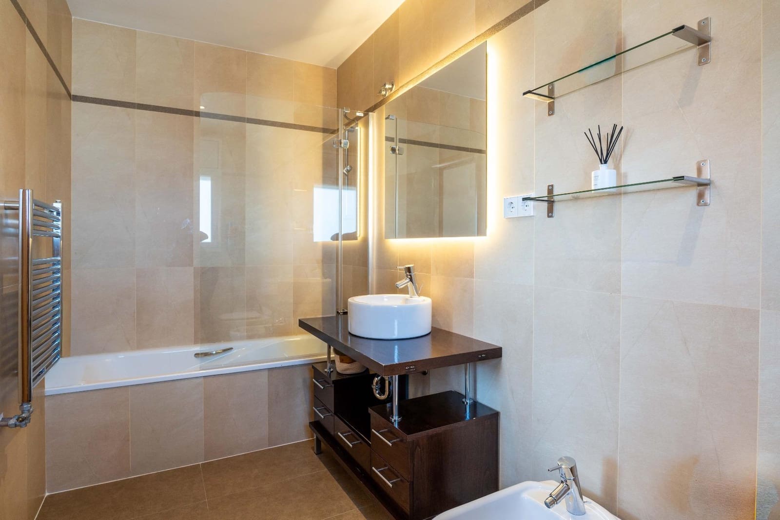 3 soveværelse Rækkehus til salg i Vilanova i la Geltru med swimmingpool garage - € 519.000 (Ref: 9791273)