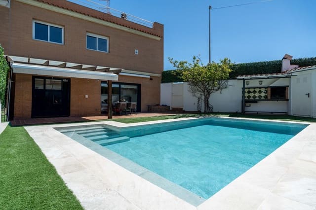 3 soveværelse Rækkehus til salg i Vilanova i la Geltrú med swimmingpool garage - € 519.000 (Ref: 9791273)
