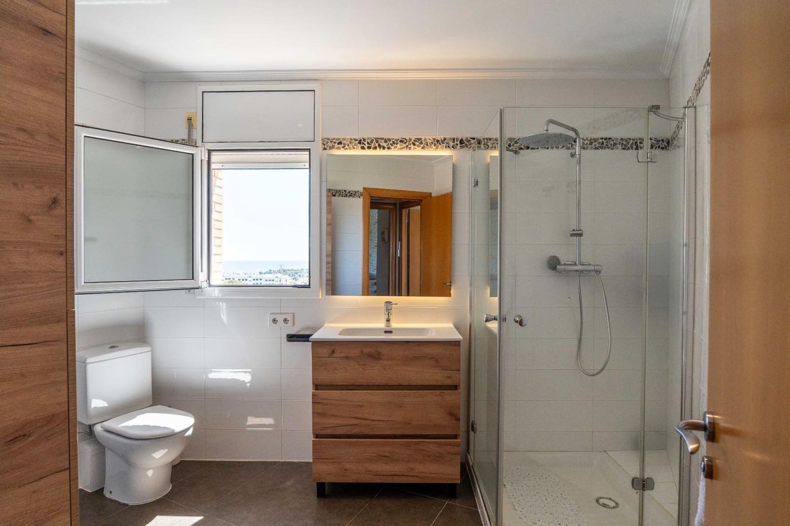 3 soveværelse Rækkehus til salg i Vilanova i la Geltru med swimmingpool garage - € 519.000 (Ref: 9791273)