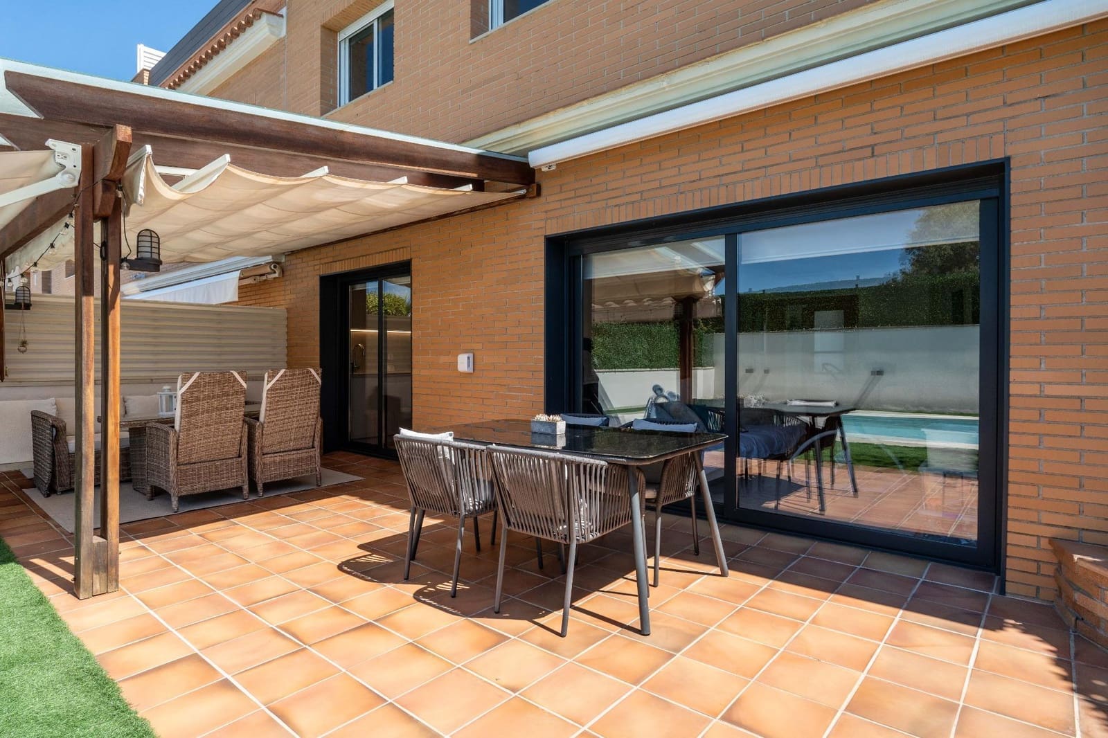 3 soveværelse Rækkehus til salg i Vilanova i la Geltru med swimmingpool garage - € 519.000 (Ref: 9791273)