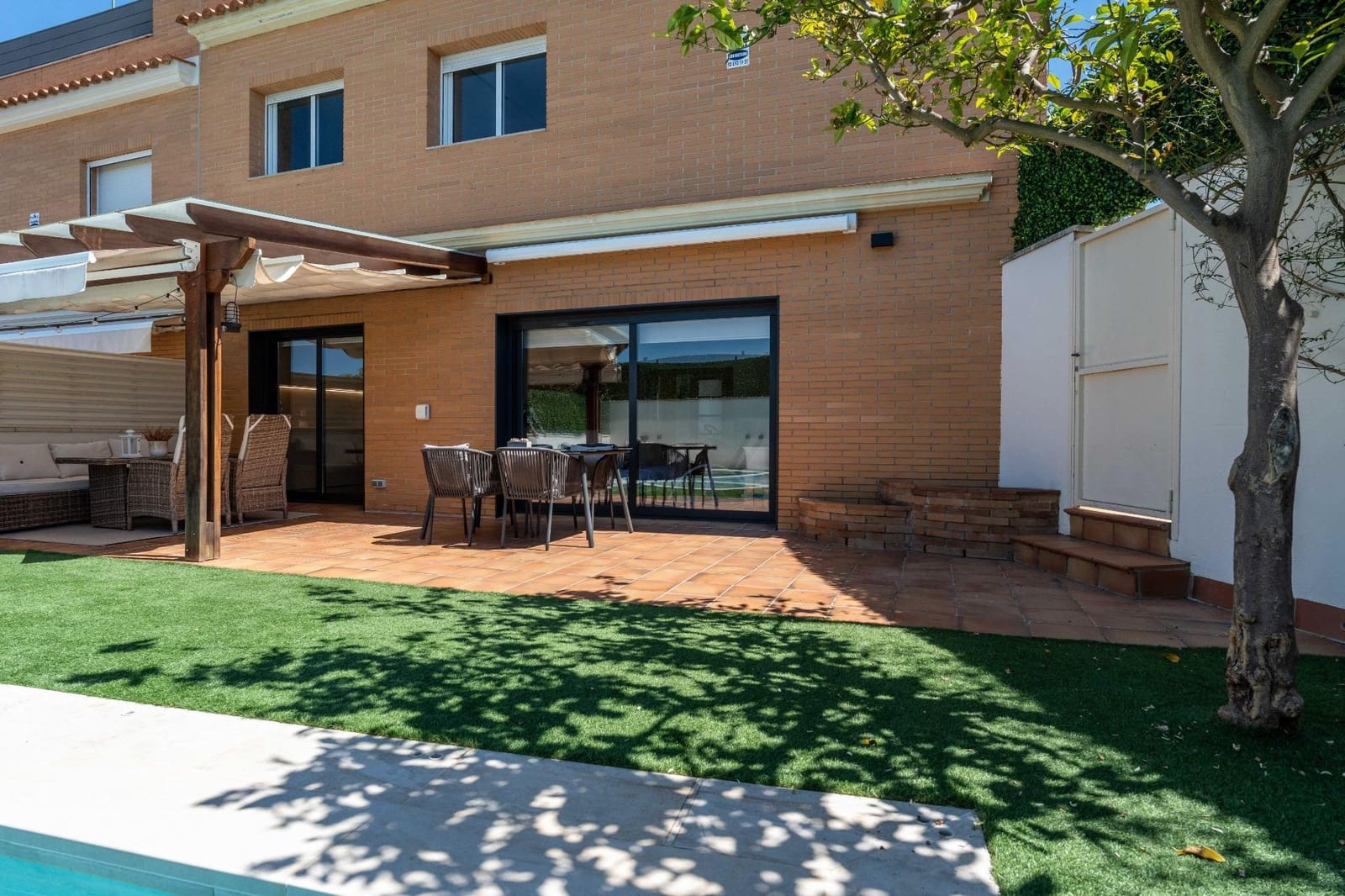 3 soveværelse Rækkehus til salg i Vilanova i la Geltru med swimmingpool garage - € 519.000 (Ref: 9791273)