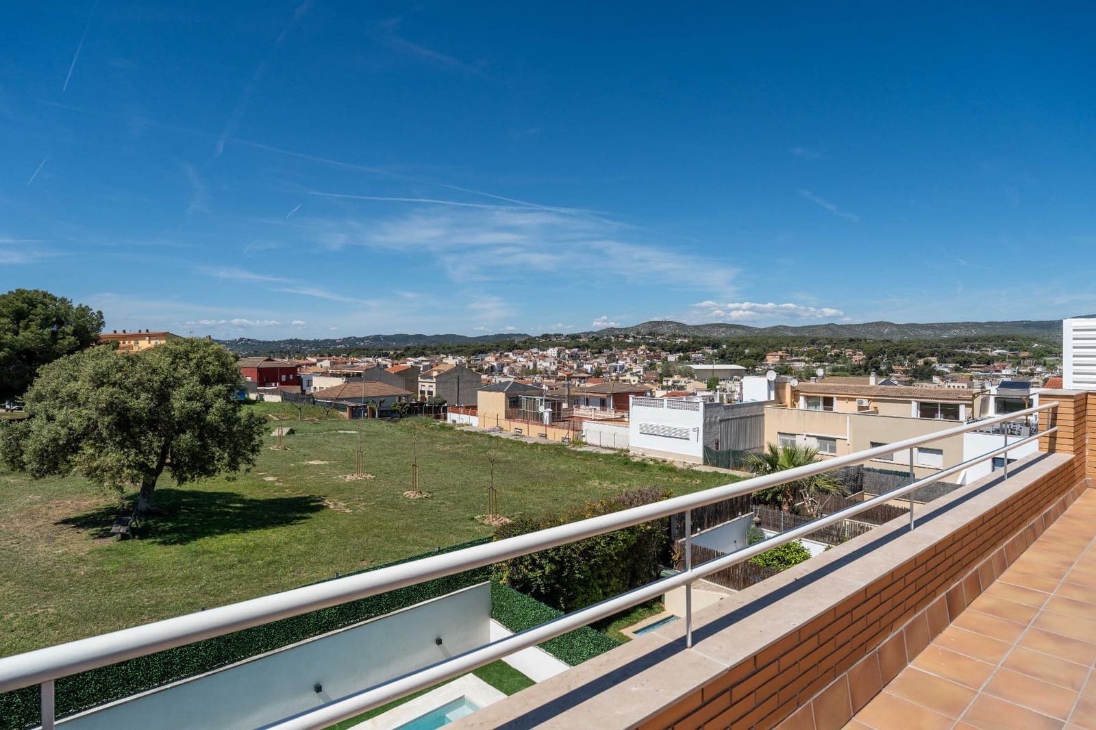 3 soveværelse Rækkehus til salg i Vilanova i la Geltru med swimmingpool garage - € 519.000 (Ref: 9791273)