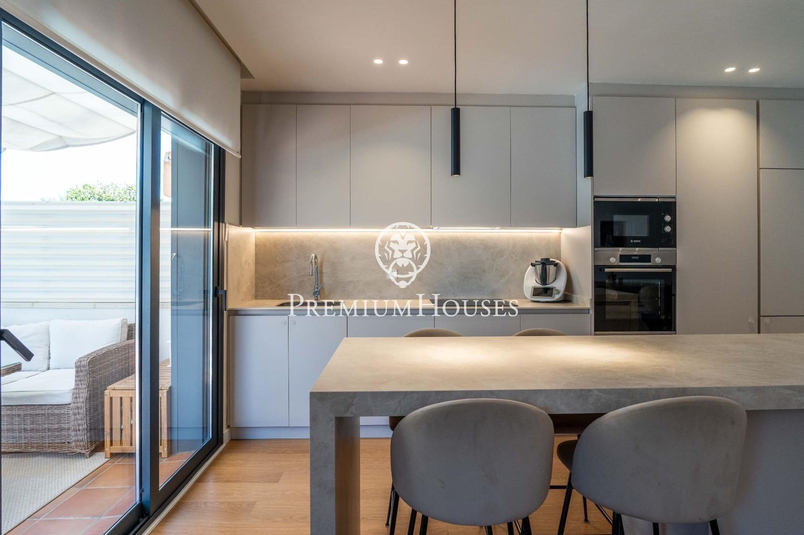 3 bedroom Terraced Villa for sale in Vilanova i la Geltru with pool garage - € 519,000 (Ref: 9791273)