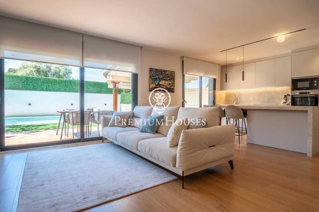 Adosado de 3 habitaciones en Vilanova i la Geltrú en venta con piscina garaje - 519.000 € (Ref: 9791273)