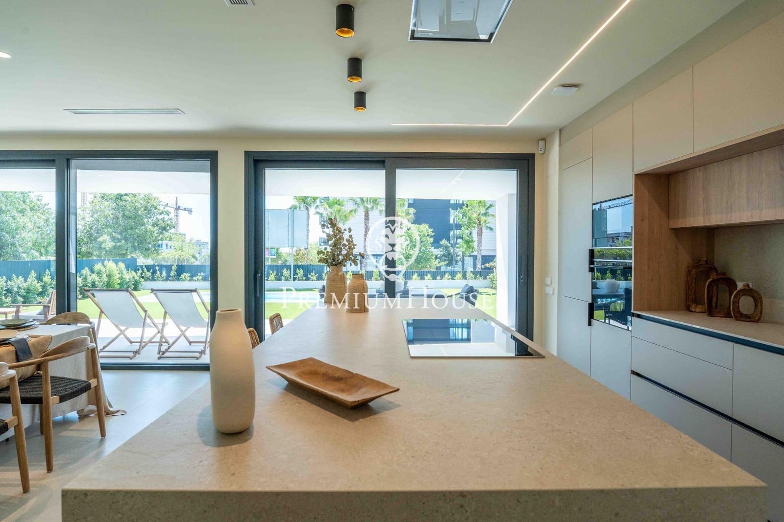 5 soverom Villa til salgs i Sitges med svømmebasseng garasje - € 2 709 000 (Ref: 9794909)