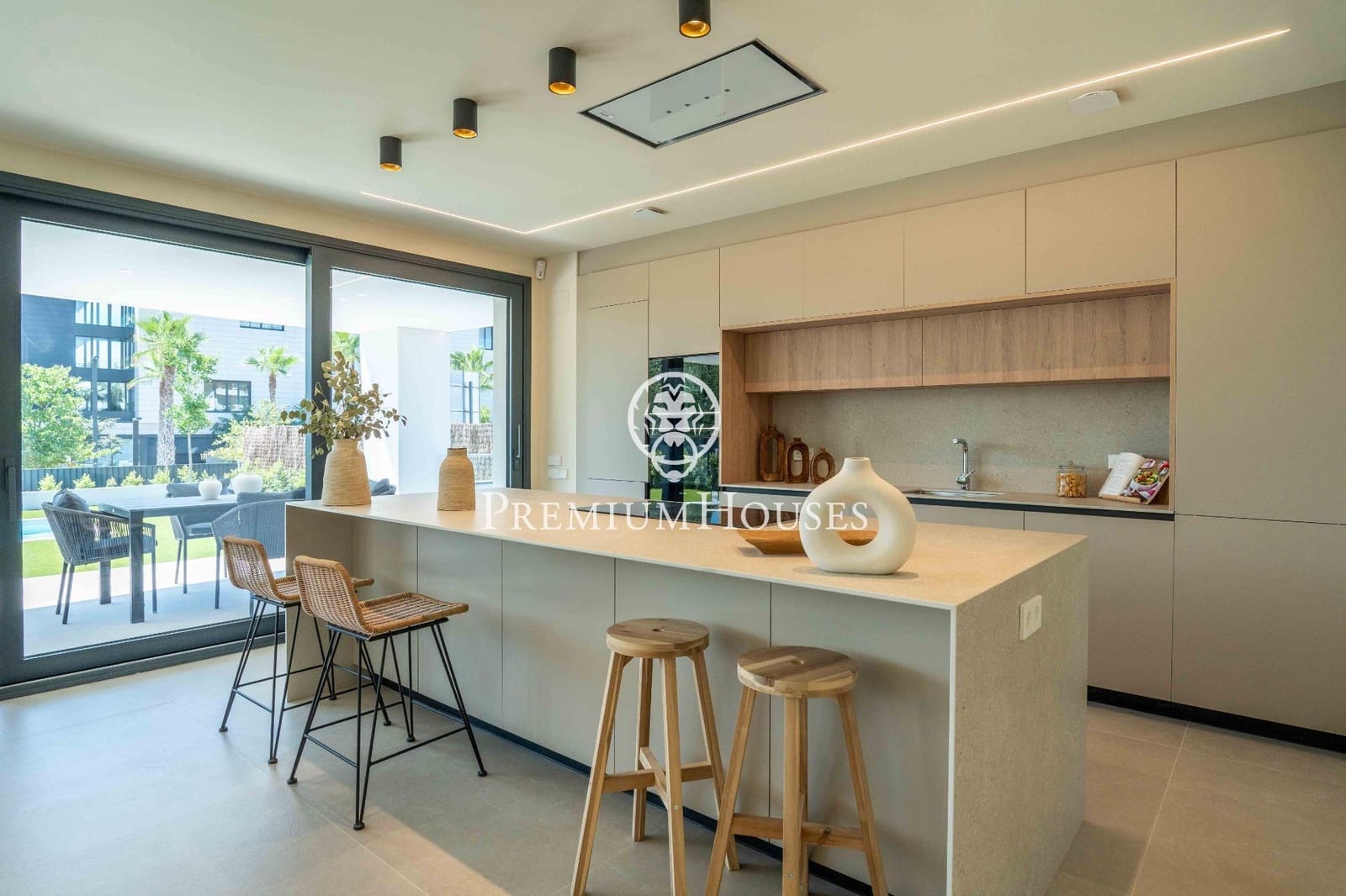 5 soverom Villa til salgs i Sitges med svømmebasseng garasje - € 2 709 000 (Ref: 9794909)