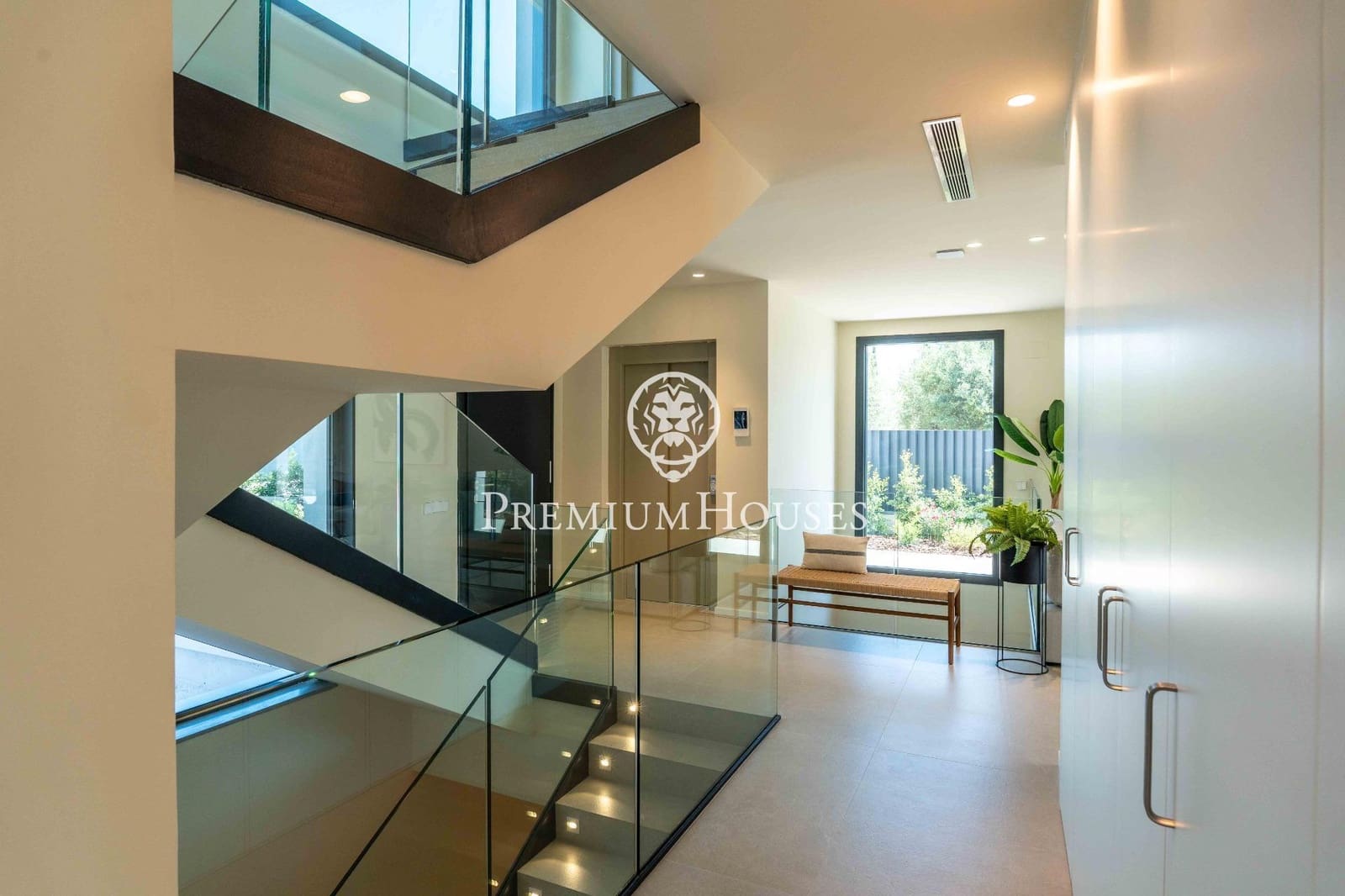 5 soverom Villa til salgs i Sitges med svømmebasseng garasje - € 2 709 000 (Ref: 9794909)