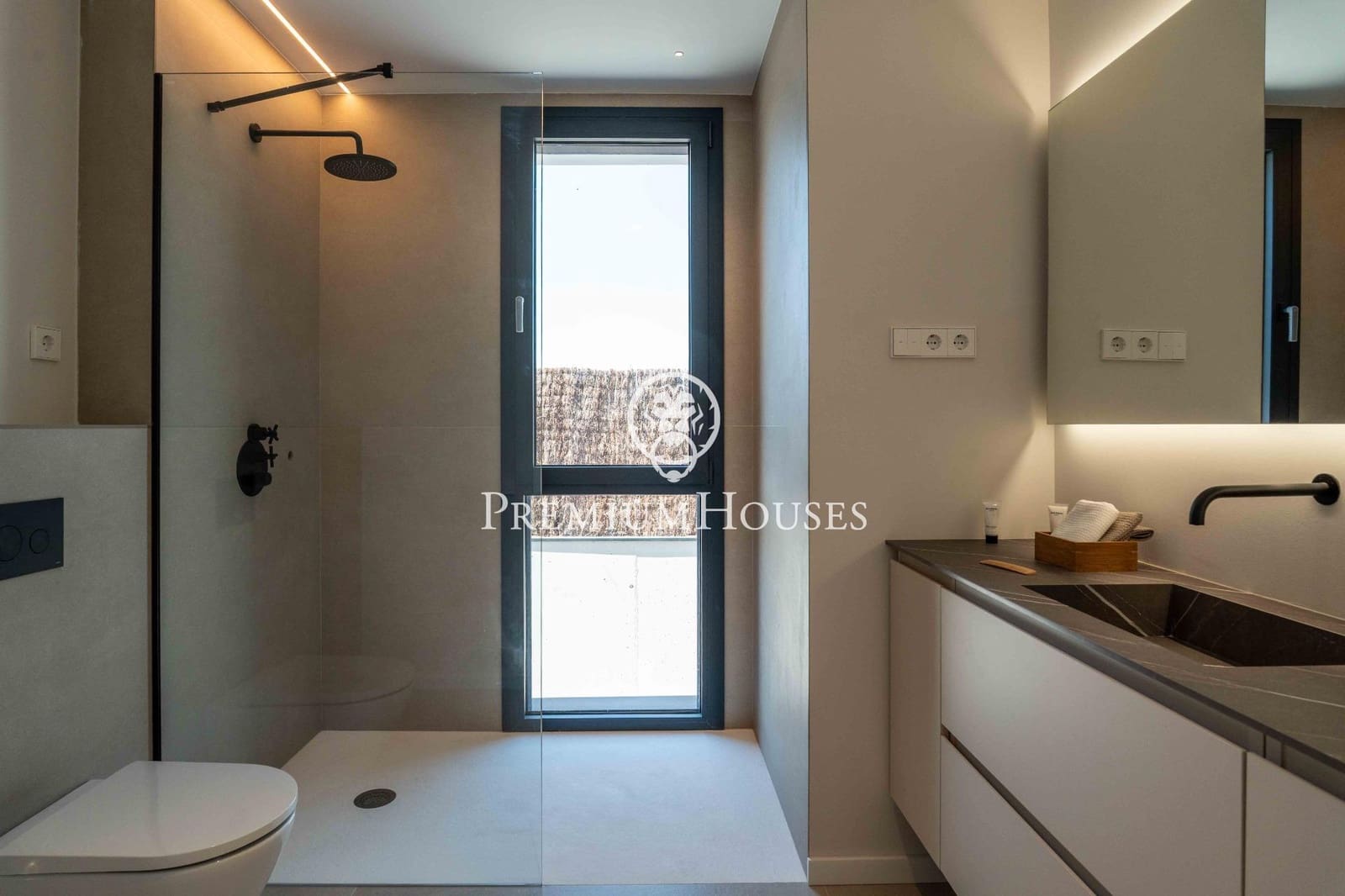 5 soverom Villa til salgs i Sitges med svømmebasseng garasje - € 2 709 000 (Ref: 9794909)