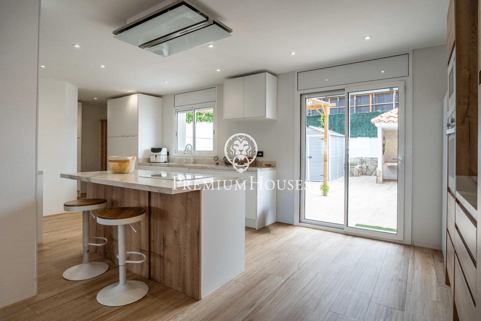 5 makuuhuone Rivitalo myytävänä paikassa Sant Pere de Ribes mukana uima-altaan 
autotalli - 797 000 € (Ref: 9812326)