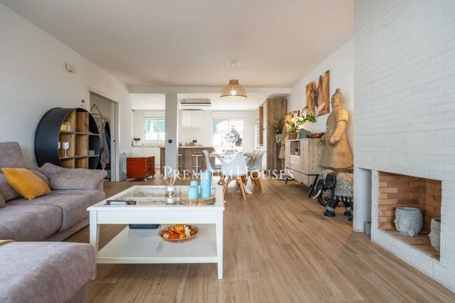 5 makuuhuone Rivitalo myytävänä paikassa Sant Pere de Ribes mukana uima-altaan 
autotalli - 797 000 € (Ref: 9812326)