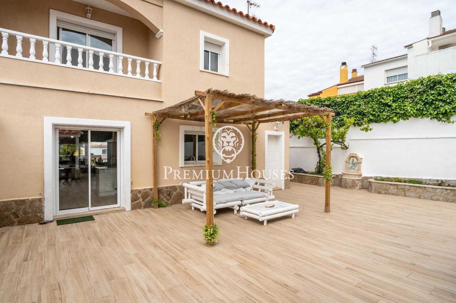 5 makuuhuone Rivitalo myytävänä paikassa Sant Pere de Ribes mukana uima-altaan 
autotalli - 797 000 € (Ref: 9812326)
