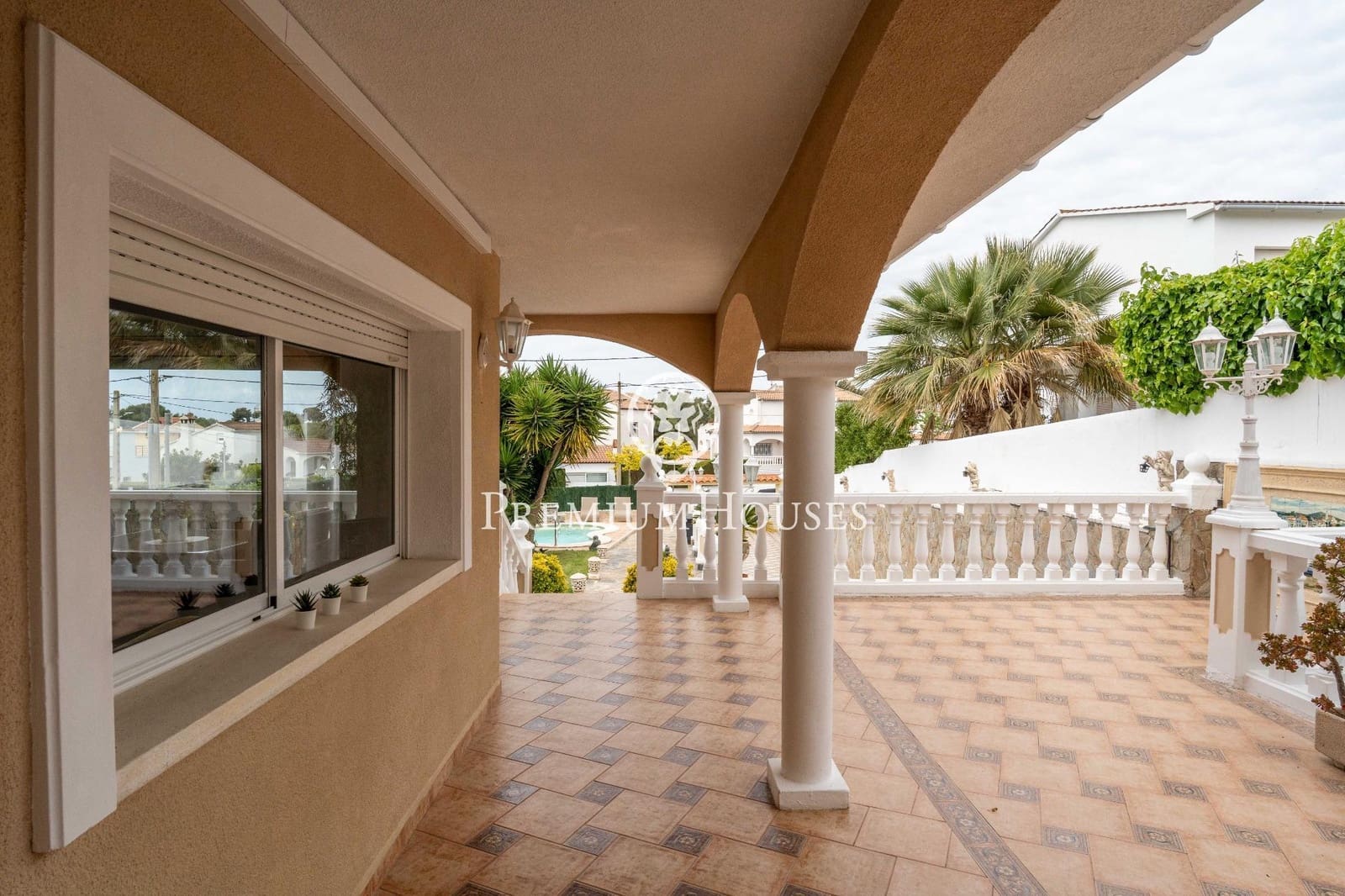 5 makuuhuone Rivitalo myytävänä paikassa Sant Pere de Ribes mukana uima-altaan 
autotalli - 797 000 € (Ref: 9812326)